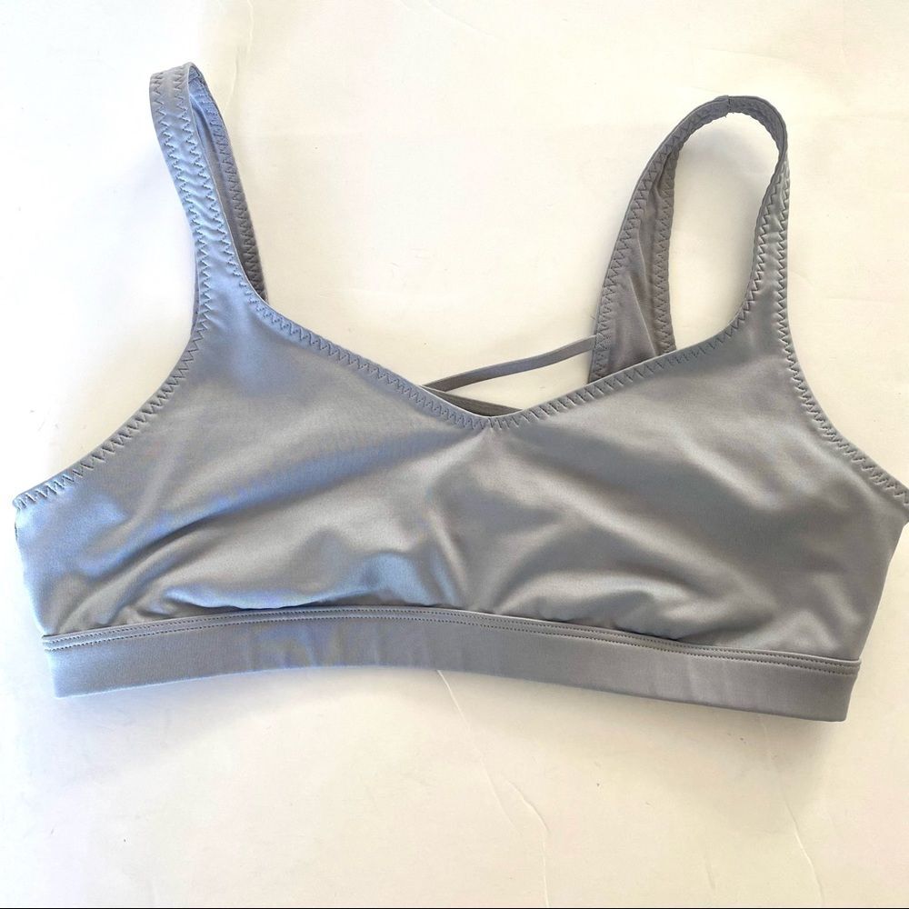 Victoria Sport Gray Bra Size M Sports Strappy Bra